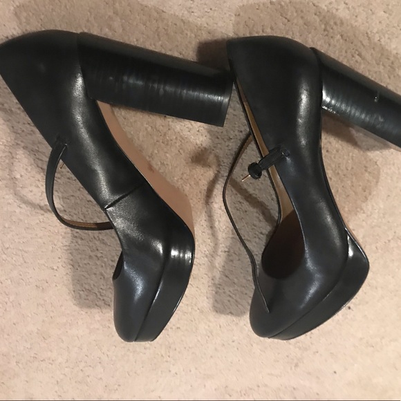 Coach high heels with strap across the foot - Picture 3 of 7